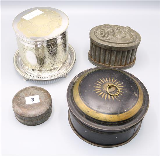 Victorian spice box, jelly mould & plated box